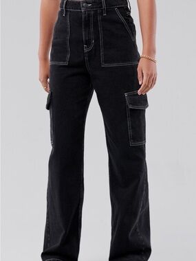 Hollister Social Tourist Ultra High Rise Cargo Wide Leg Jeans- 1R (25 waist)